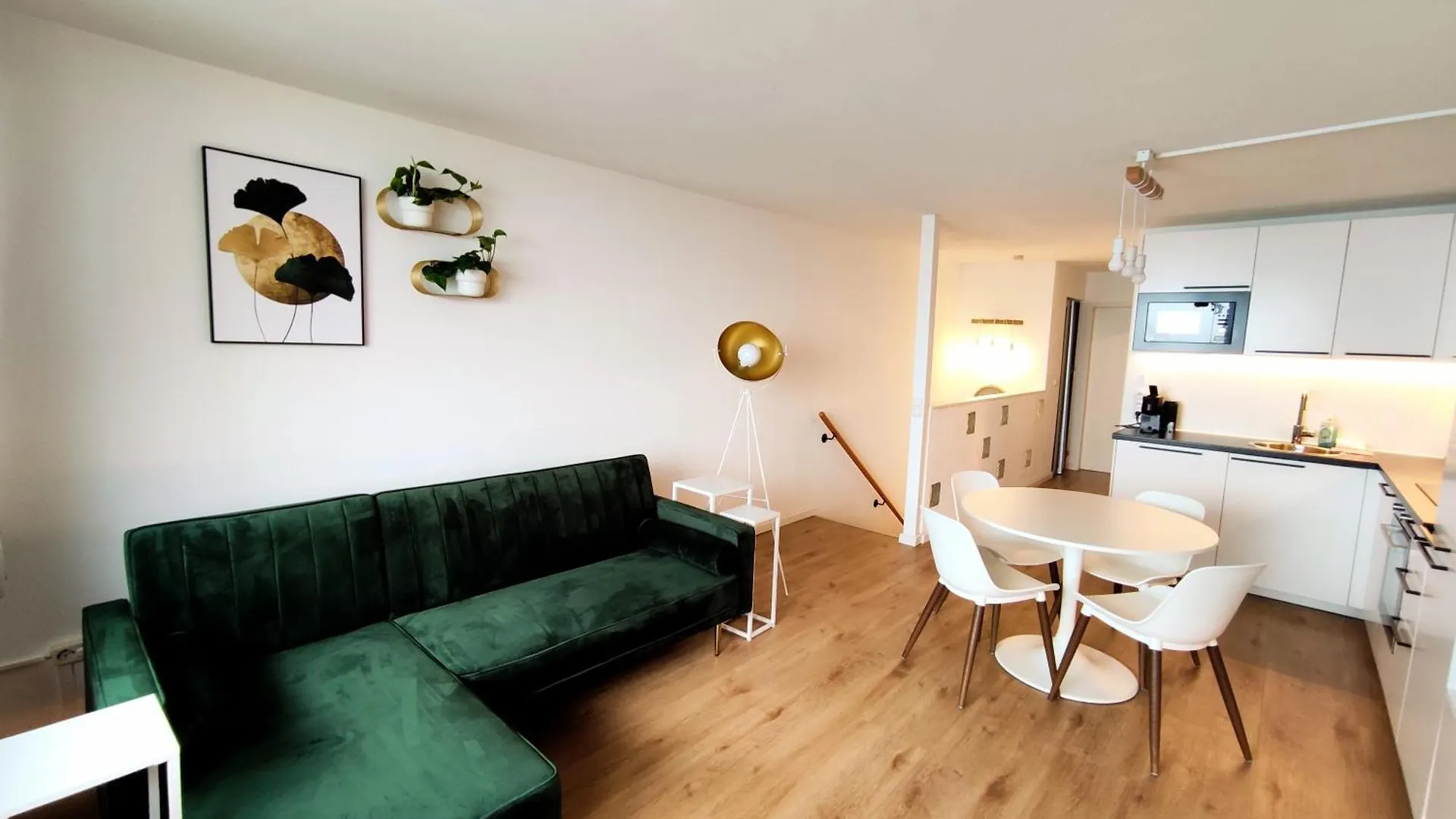 2-Zimmer Wohnung, Pools, Sauna Und Balkon contacts